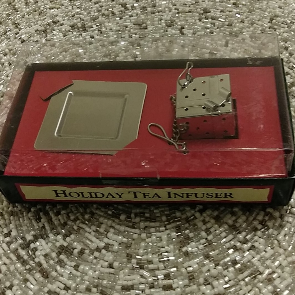 Williams-Sonoma Holiday Tea Infuser